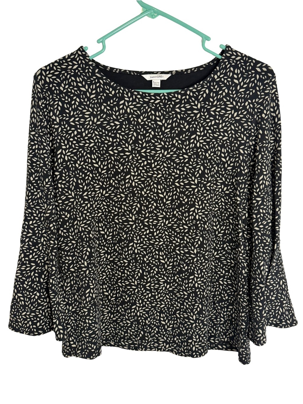 3/$20 Sweet Grey Black & Cream Printed 3/4 Sleeve Blouse Size Small Petite
